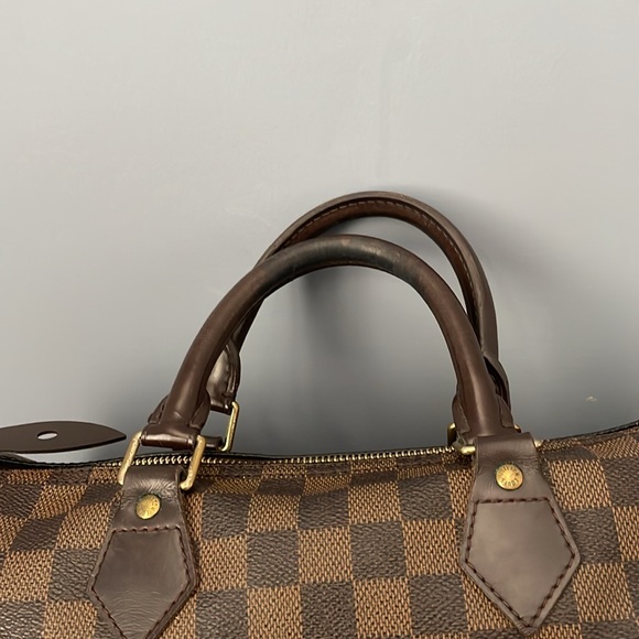 Louis Vuitton - Picture 3 of 3